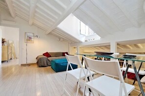 House, 1 King Bed, City View (Pantheon Charming Attic) | Living area - Pantheon Charming Attic (Rome)