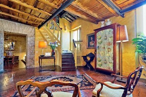 Televisión, chimenea