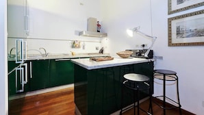 Unclassified image, 4 of 16, button - Monti Colosseum House Apartment (Rome)