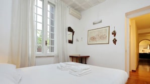 Unclassified image, 3 of 16, button - Monti Colosseum House Apartment (Rome)