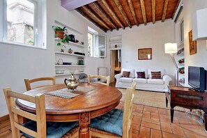 公寓 (1 Bedroom) | 房內用餐區