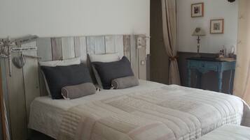 Tweepersoonskamer (Le Patio) | Gratis wifi, beddengoed