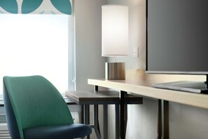 Safe på rommet, blendingsgardiner, barnesenger og wi-fi (inkludert)