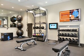 In-room safe, blackout drapes, cribs/infant beds, free WiFi - Tru by Hilton Harbison Columbia (Columbia)