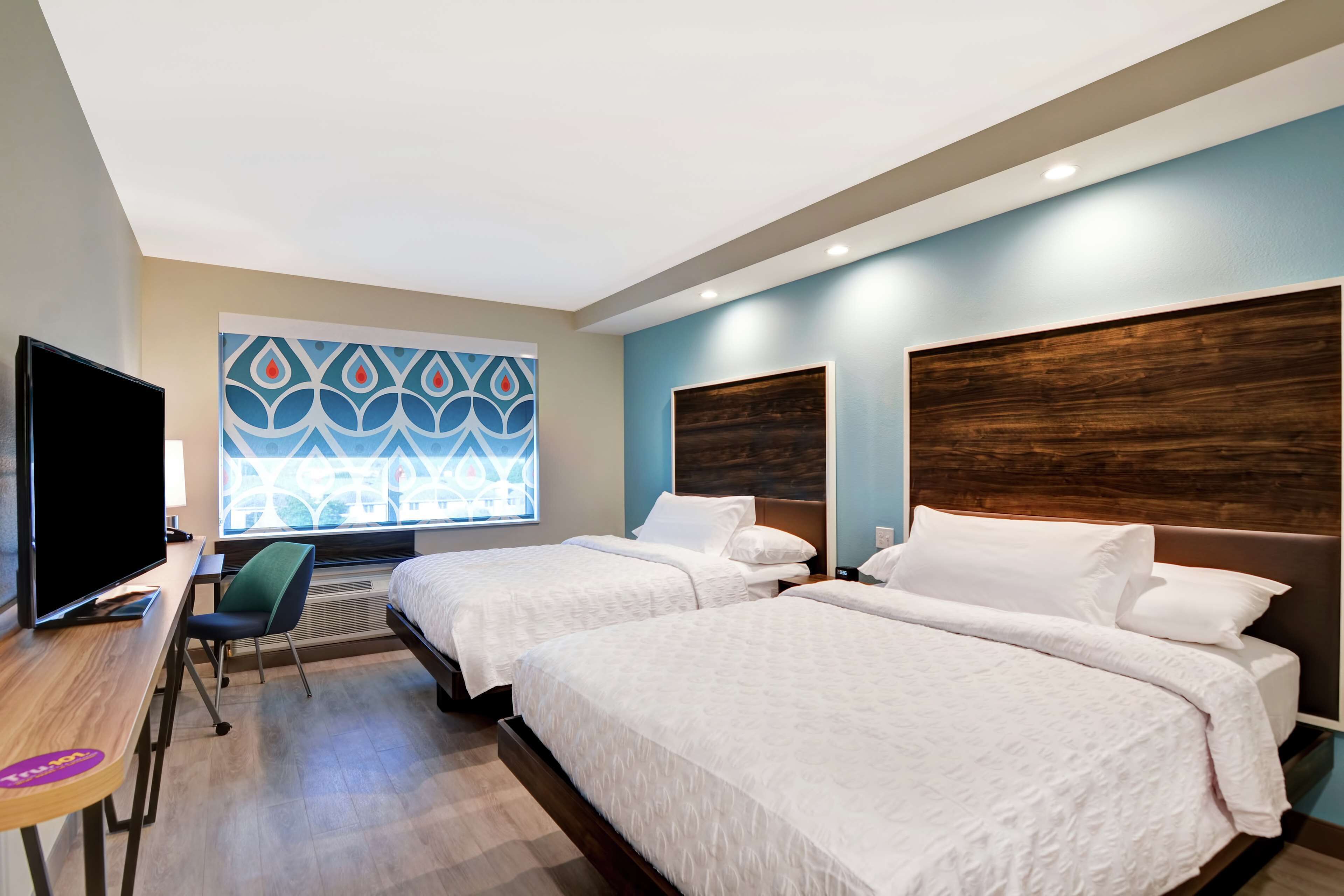 blackout curtains, free wifi, bed sheets