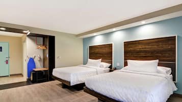 Cortinas blackout, wifi gratis y ropa de cama