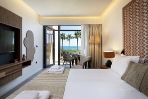 Huone (Essential) | Minibaari, tallelokero huoneessa, työpöytä