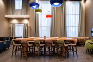 Tägliches inbegriffenes Frühstücksbuffet