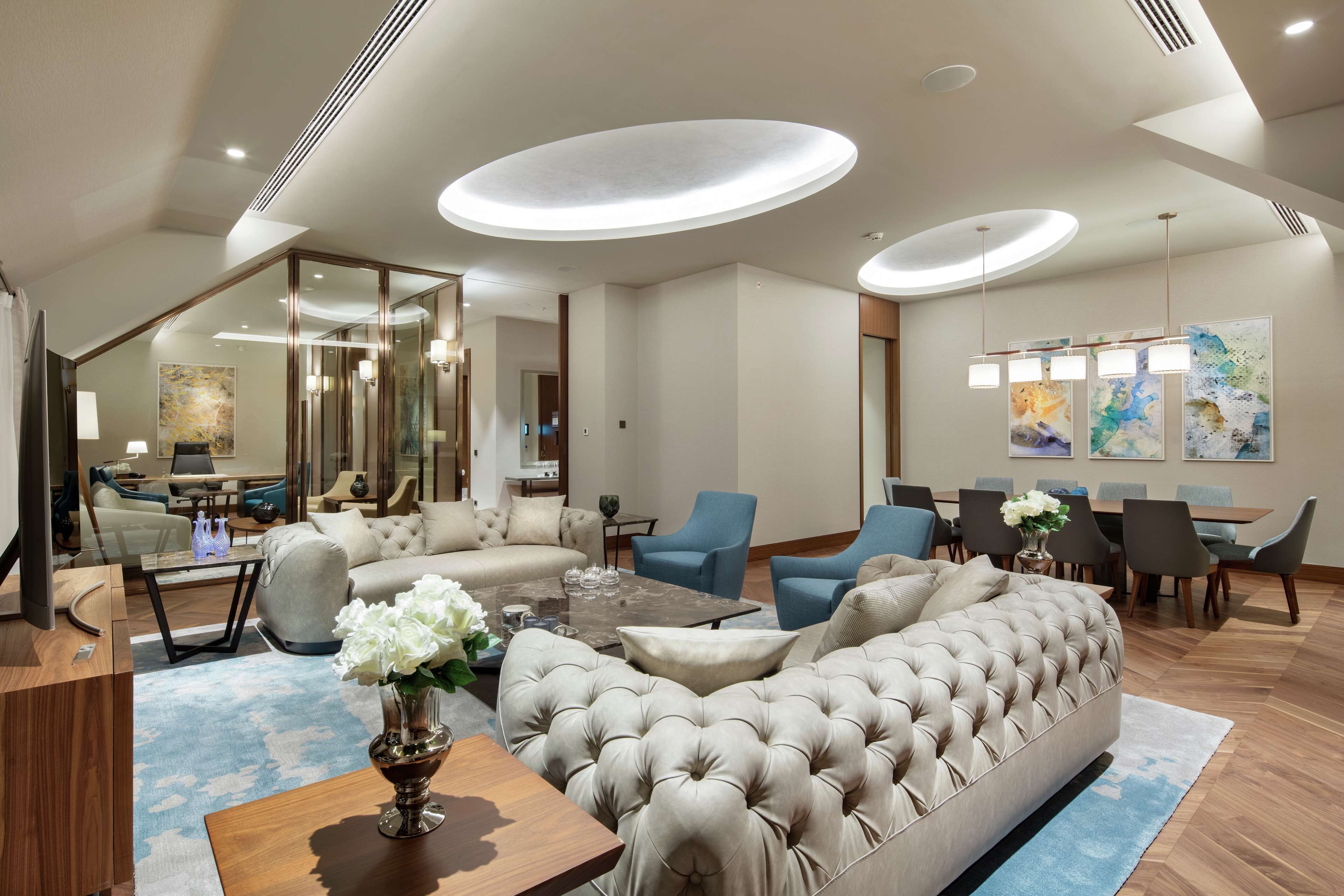 Suite presidencial, 1 cama de matrimonio grande | Ropa de cama hipoalergénica, minibar, caja fuerte y escritorio