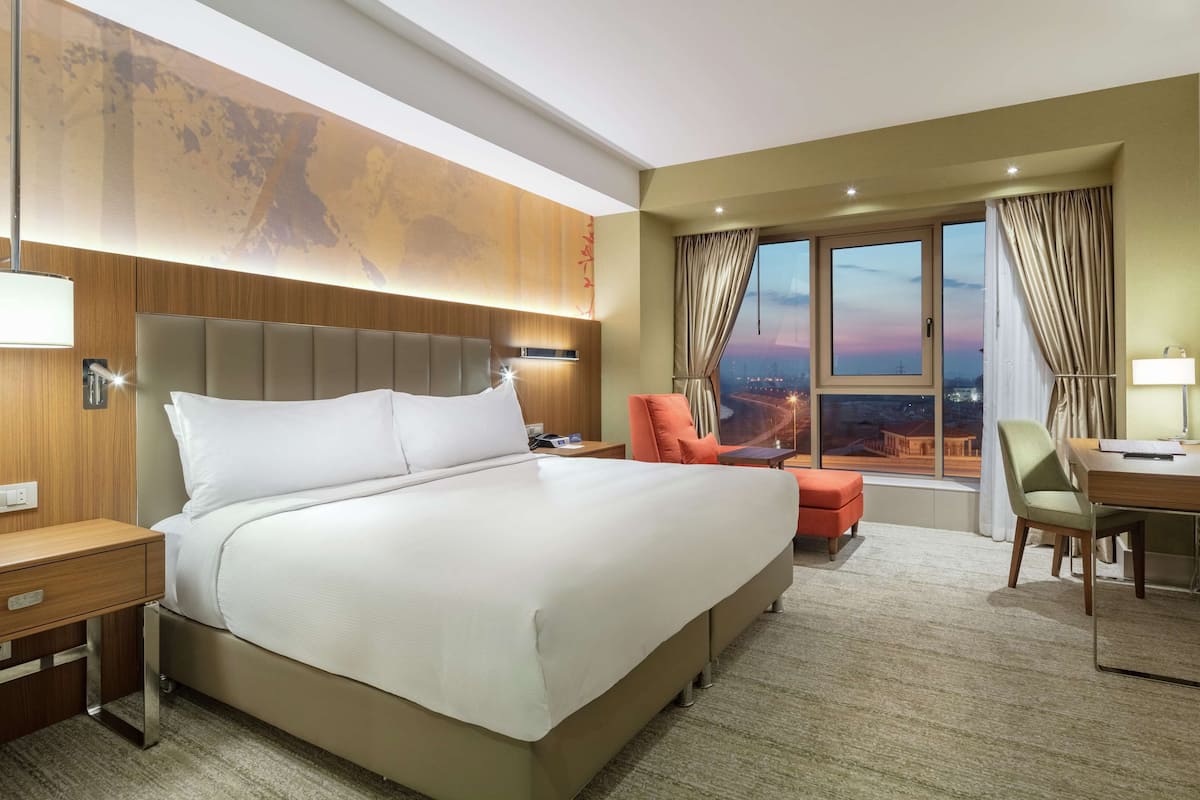 1 bedroom, hypo-allergenic bedding, minibar, in-room safe