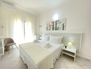 Basic Double or Twin Room | 1 bedroom, Egyptian cotton sheets, premium bedding, memory foam beds