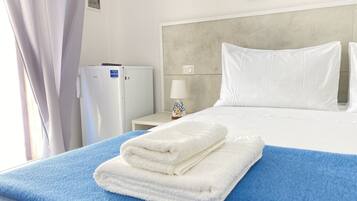 Basic Double or Twin Room | 1 bedroom, Egyptian cotton sheets, premium bedding, memory-foam beds