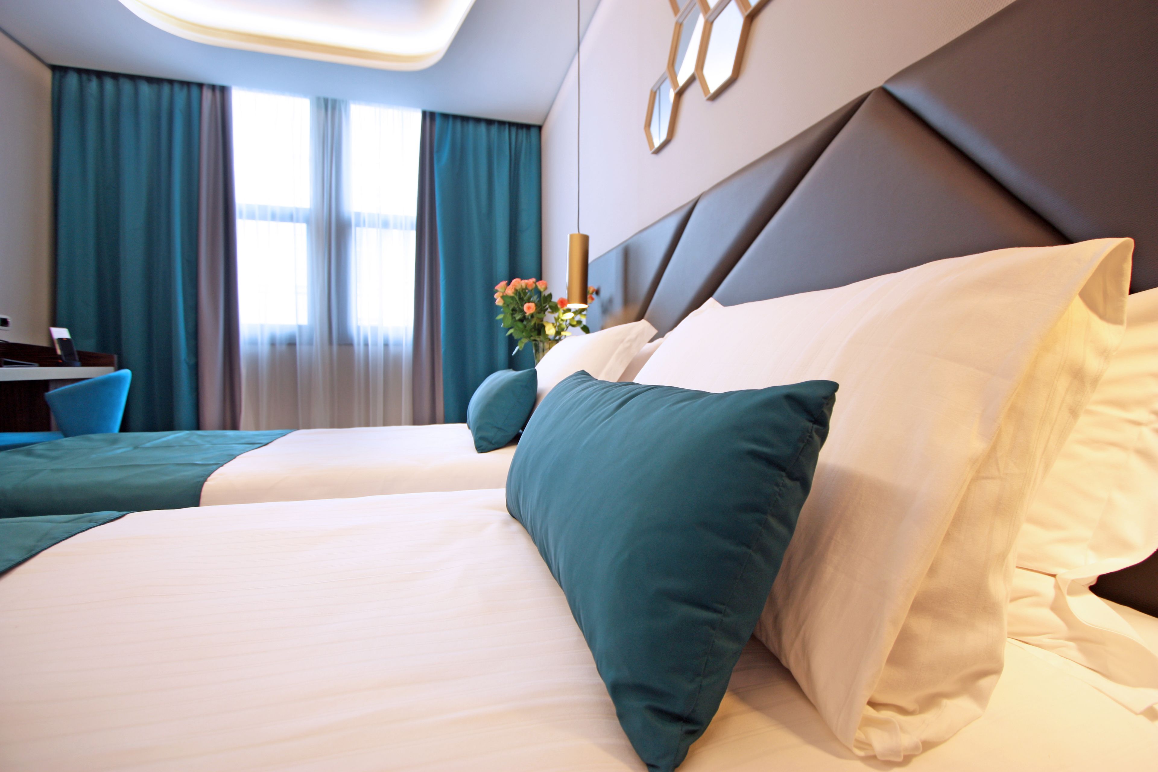 executive double or twin room | minibar, in-room safe, desk, soundproofing