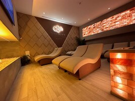 Couples treatment rooms, Turkish bath, body treatments