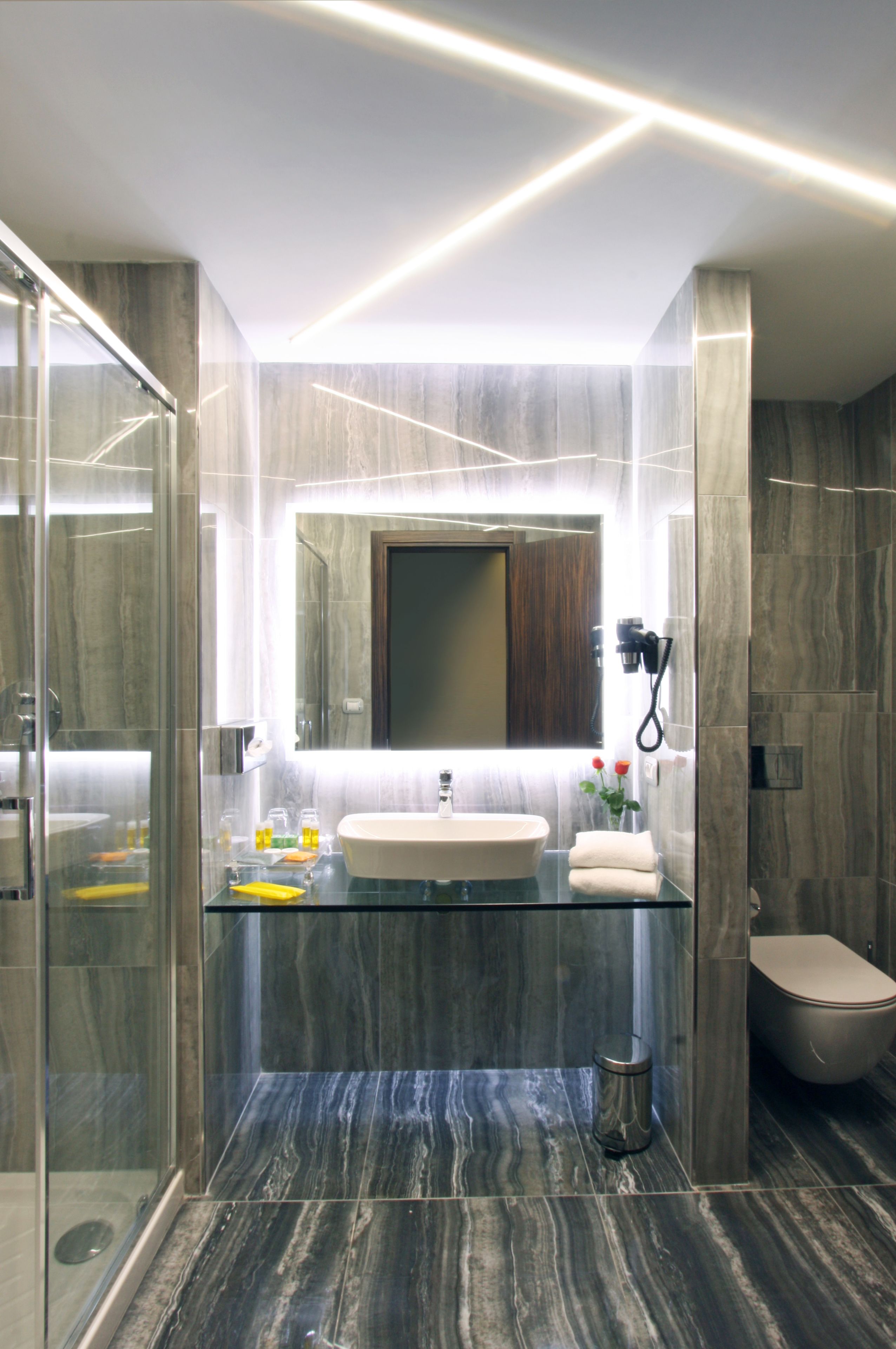 superior double or twin room | bathroom | free toiletries, hair dryer, slippers, bidet