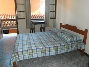 1 bedroom, blackout curtains
