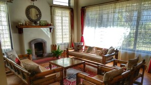 Deluxe Double Room | Living room - V Resorts Sha Ri Loum Homestay Shillong (Shillong)