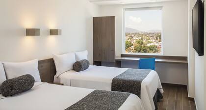 One Ciudad de Mexico La Raza