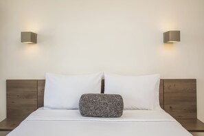 Superior Room, 1 Queen Bed, Non Smoking | Desk, blackout curtains, free WiFi, wheelchair access