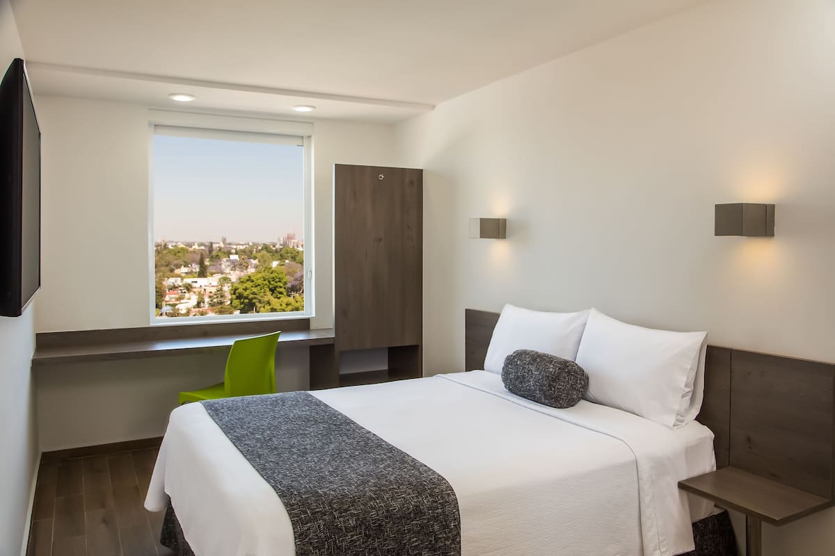 Desk, blackout curtains, free WiFi, wheelchair access