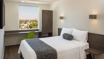 Habitación superior, 1 cama Queen size, para no fumadores | Escritorio, cortinas blackout y wifi gratis