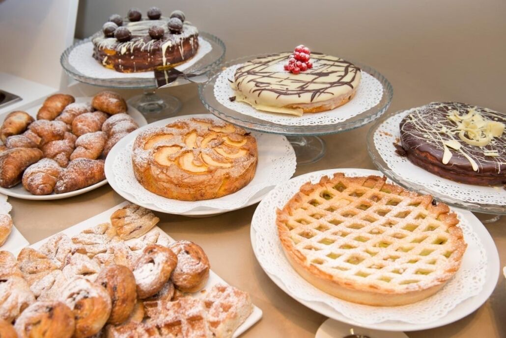 free daily cooked-to-order breakfast