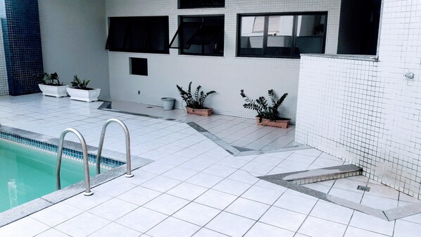 Outdoor pool - Apartamento Arpoador Beach Star (Rio de Janeiro)