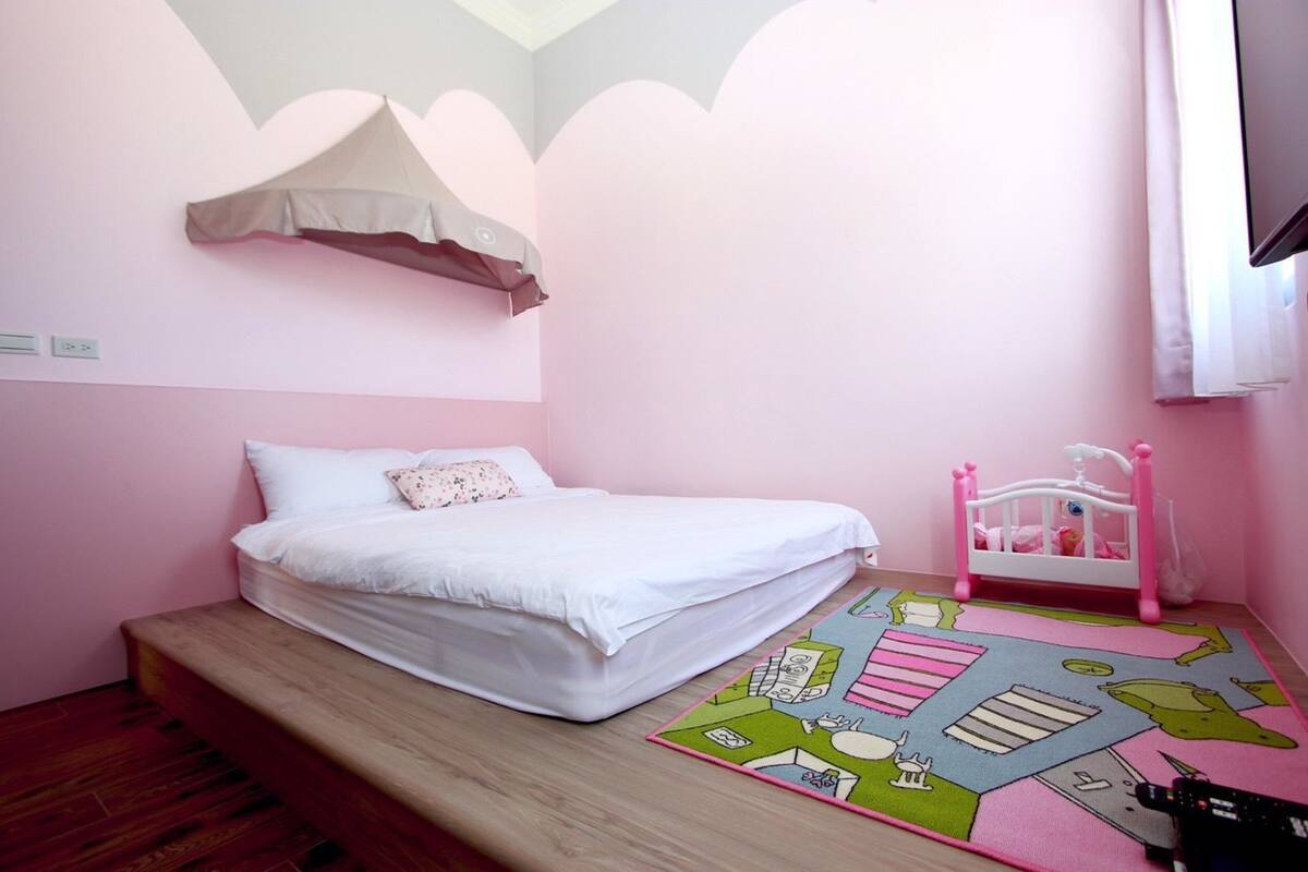 Premium bedding, individually decorated, individually furnished