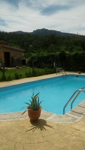 Hồ bơi ngoài trời 