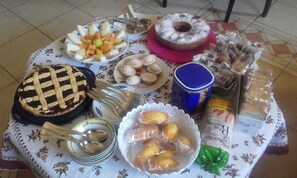 Desayuno de cocina local incluido todos los días
