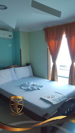 双人房 (Air conditioner) | 阳台