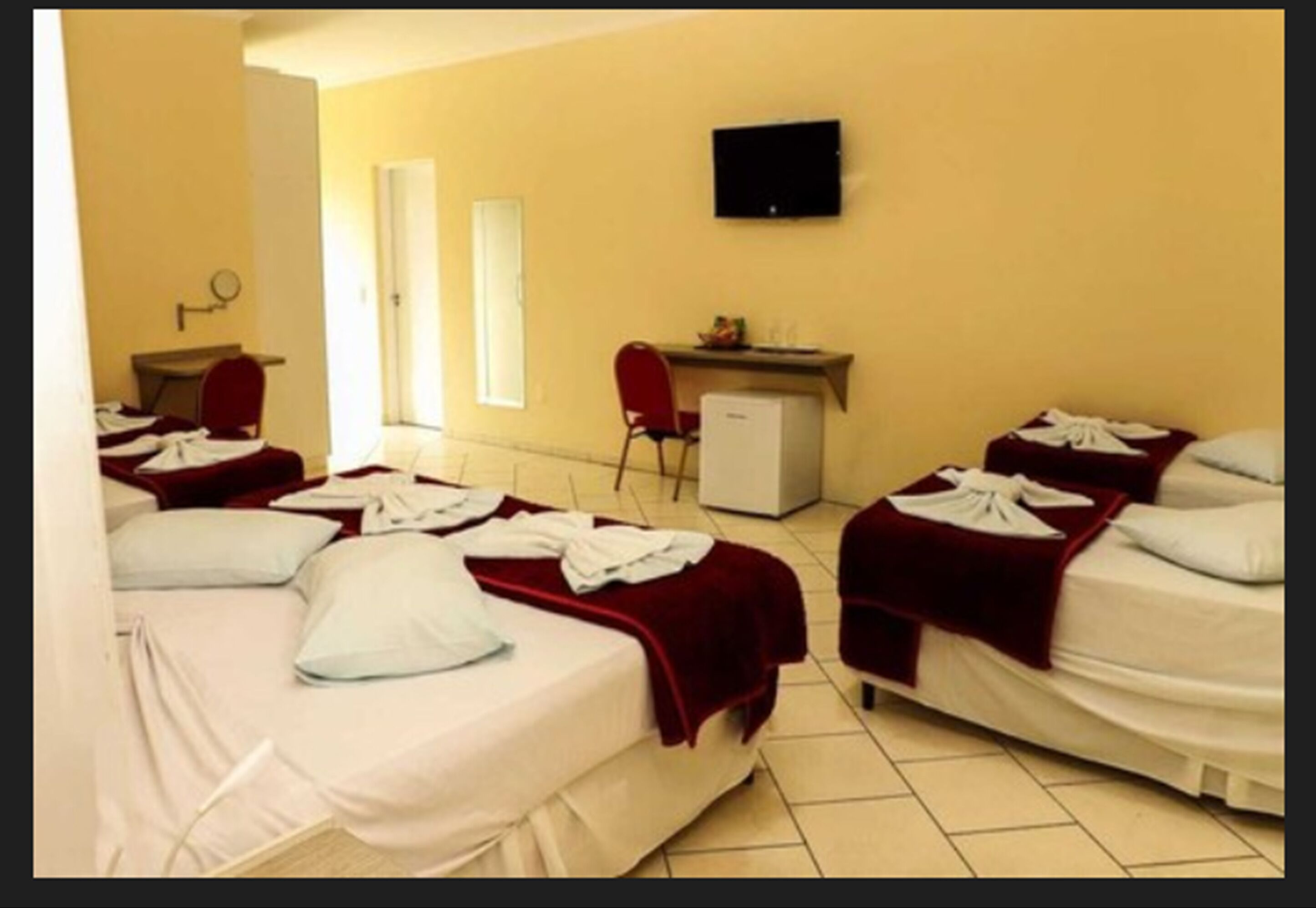 accessible quadruple room | minibar, iron/ironing board, free wifi, bed sheets