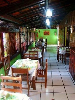 Breakfast area - Pousada Vila do Porto (Porto Seguro)