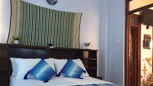 2 bedrooms, desk, iron/ironing board, individually decorated - casa di gusto (Chefchaouen)