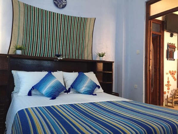 2 bedrooms, individually decorated, individually furnished, desk - casa di gusto (Chefchaouen)