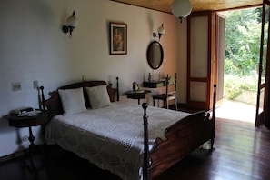 House, 5 Bedrooms | 5 bedrooms, iron/ironing board, free WiFi, bed sheets