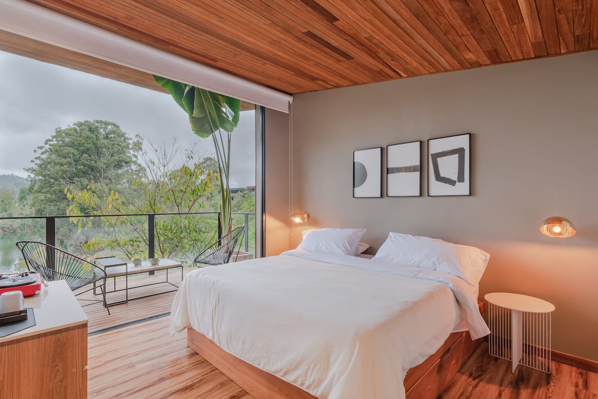 Classic Cabin, 1 Bedroom, Hot Tub | 1 bedroom, hypo-allergenic bedding, minibar, individually decorated