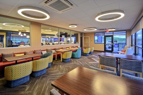 Tru by Hilton Pigeon Forge, TN - Image 17