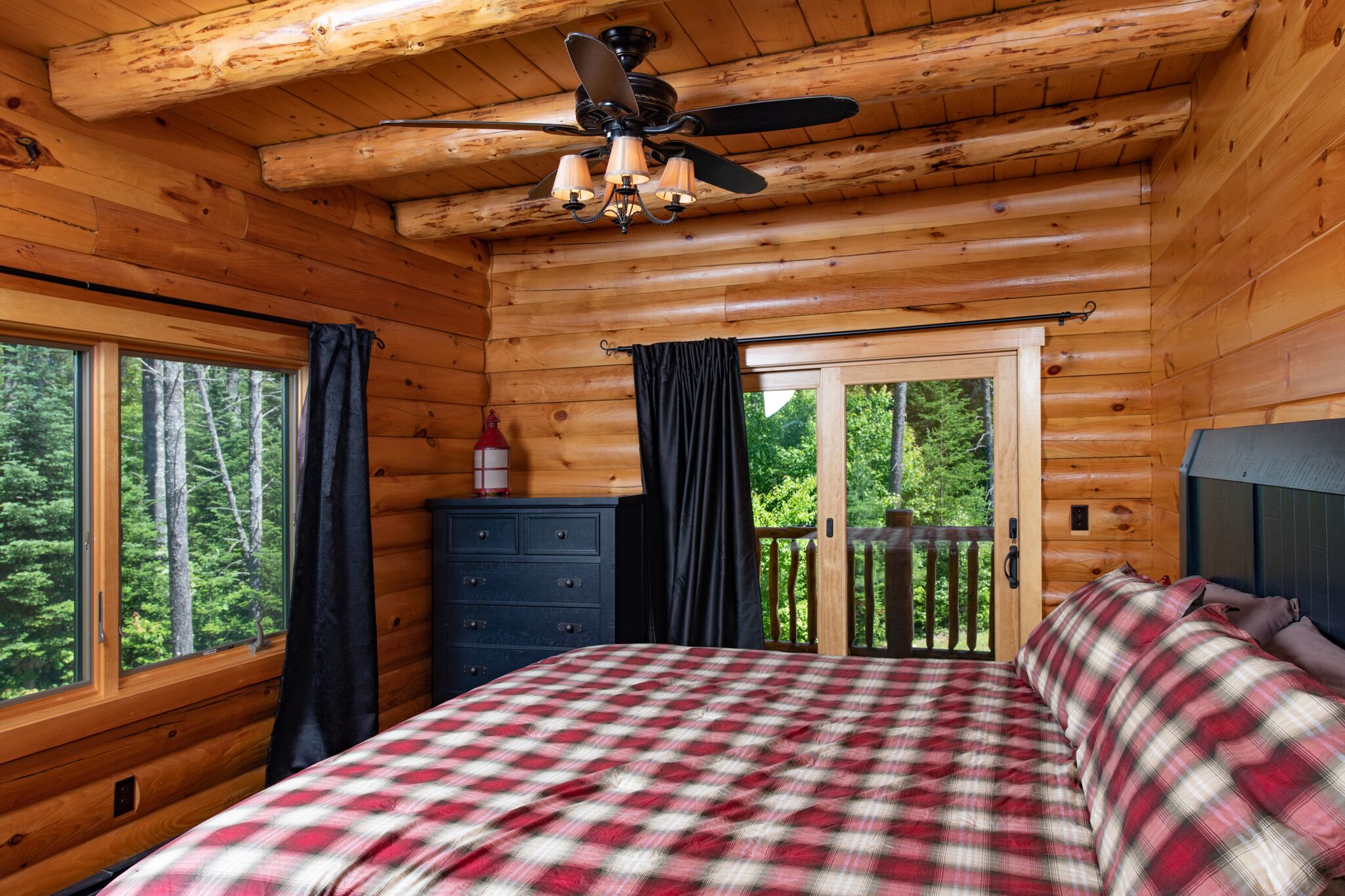 4 bedrooms, in-room safe, iron/ironing board, free WiFi