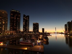Marina - Enjoy Panoramic Views in Docklands + Netflix (Docklands)