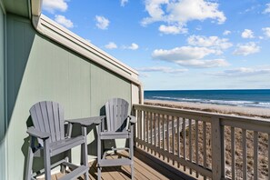 Property grounds - NEW CONSTRUCTION-Pool-Top Floor Luxury Oceanfront Condo-KeylessCheckin-RR Host (Carolina Beach)