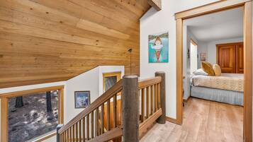 5 habitaciones, tabla de planchar con plancha y wifi gratis