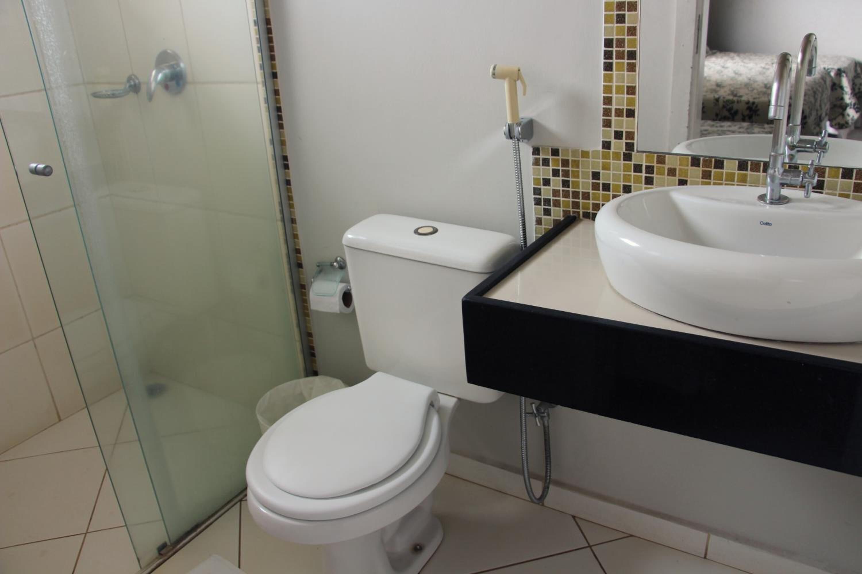Doccia, set di cortesia gratuito, asciugacapelli, bidet