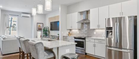 Fridge, microwave, oven, stovetop