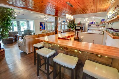 Beautiful golf course property with outstanding views and location