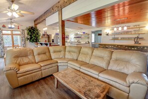 Smart TV - Beautiful golf course getaway on Madeline island<br> (La Pointe)