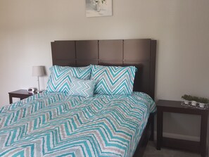 3 bedrooms, iron/ironing board, WiFi, bed sheets