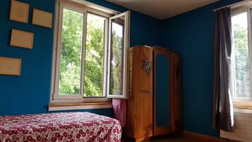 7 habitaciones, tabla de planchar con plancha, internet y ropa de cama