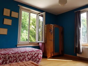 7 bedrooms, iron/ironing board, Internet, bed sheets