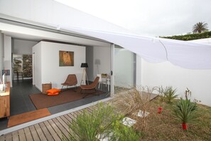 Suite Keluarga, 1 kamar tidur, pemandangan kebun, lantai dasar (Rosa) | Area keluarga | TV layar datar